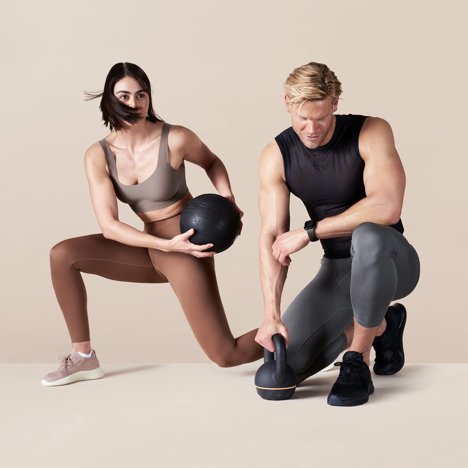 foodspring Whey Protein Powder Coconut – with 23g Protein for Muscle Building, Perfect Solubility, Made from Pasture Milk, Rich in BCAAs & EAAs - 750g